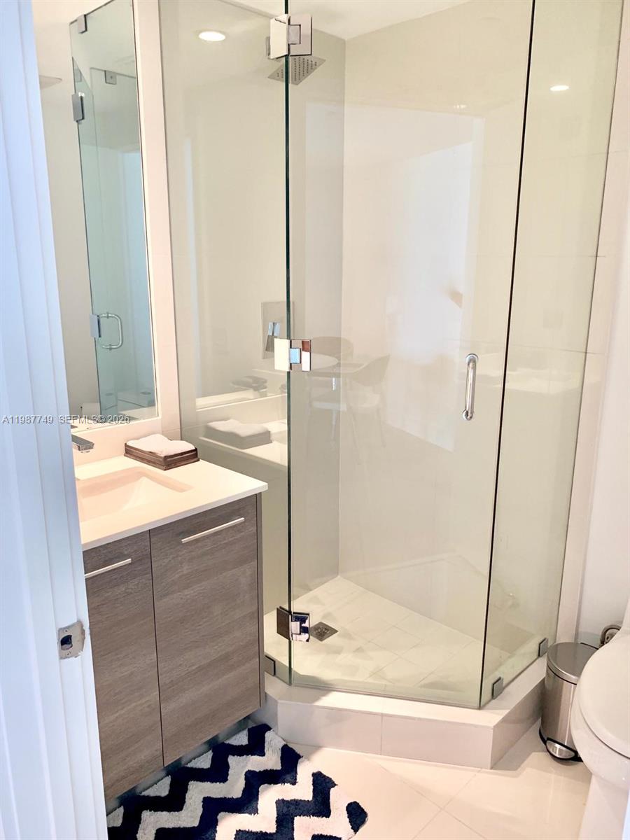 PARAISO BAY CONDO - Residential Lease