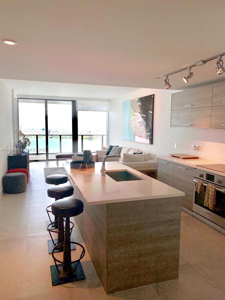 PARAISO BAY CONDO - Residential Lease