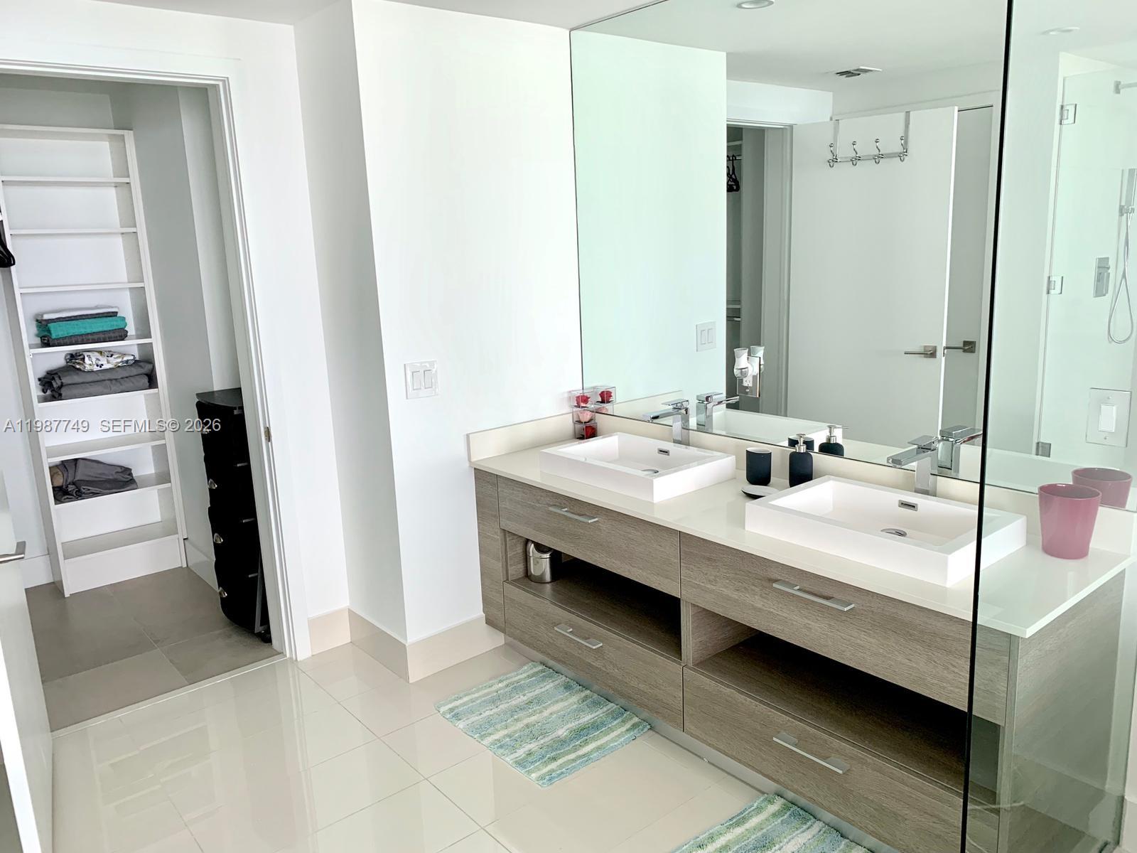 PARAISO BAY CONDO - Residential Lease