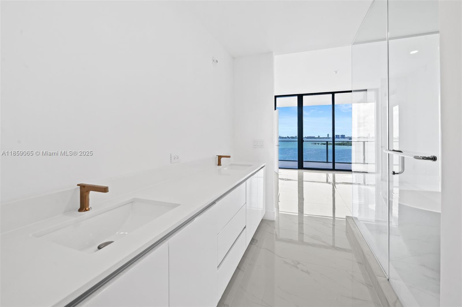 ARIA RESERVE SOUTH - Residential