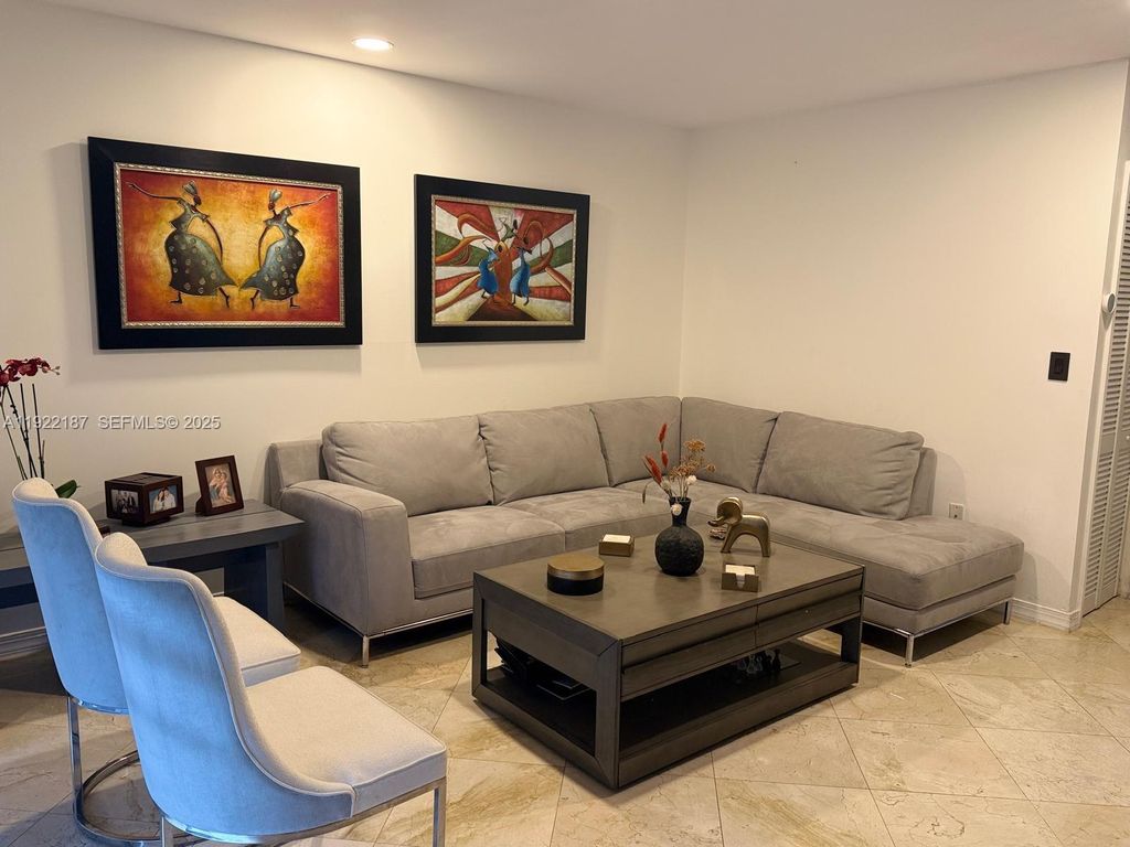 Photo of 233 E Forest Oak Cir, Davie, FL 33325 (MLS # A11922187)