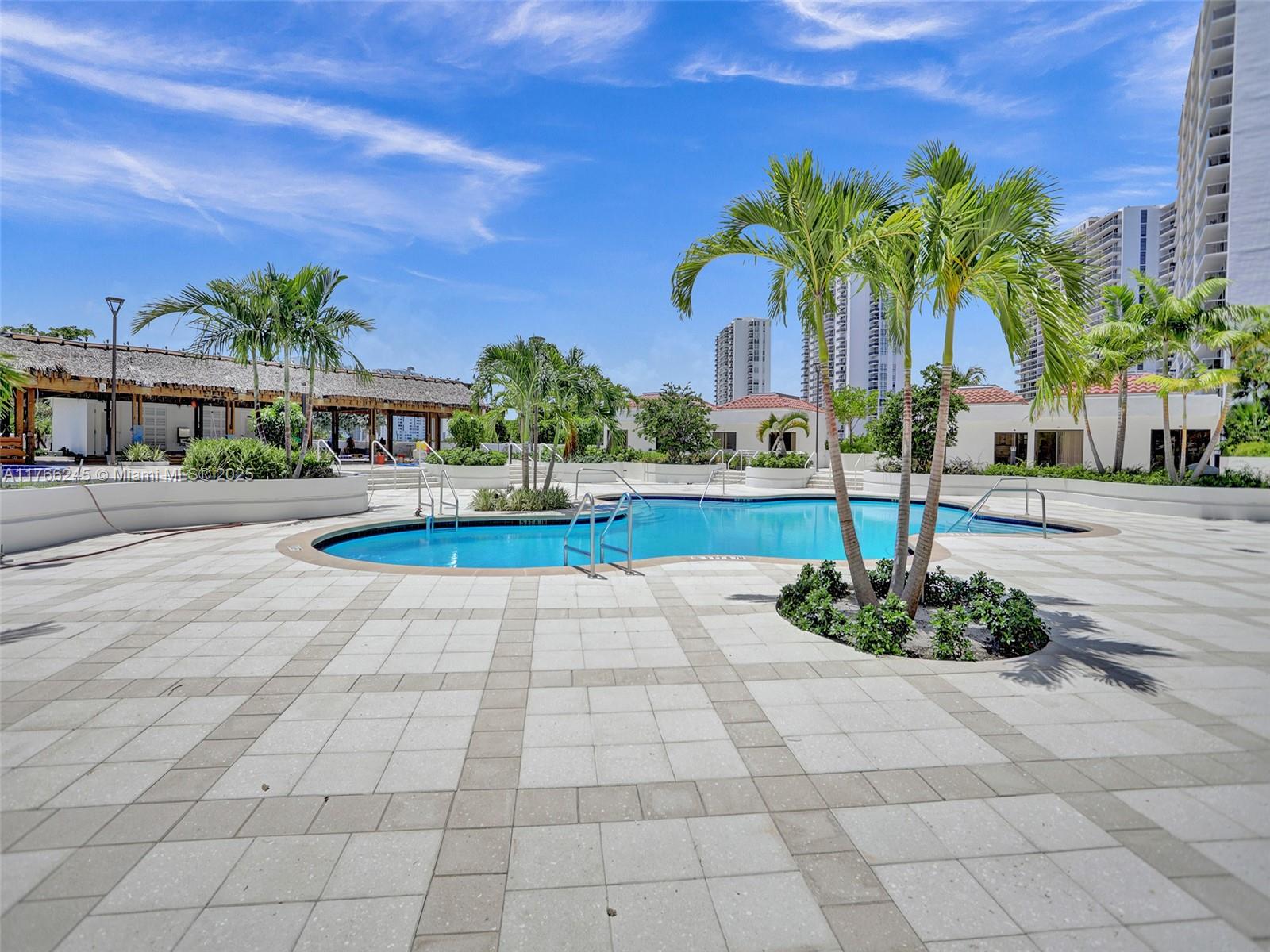 HAMPTONS WEST CONDO - Residential