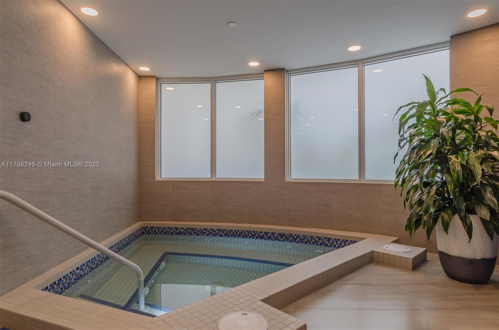 HAMPTONS WEST CONDO - Residential
