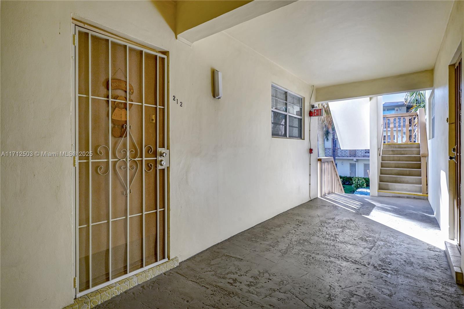 MAR-LEN GARDENS NO 11 COR - Residential