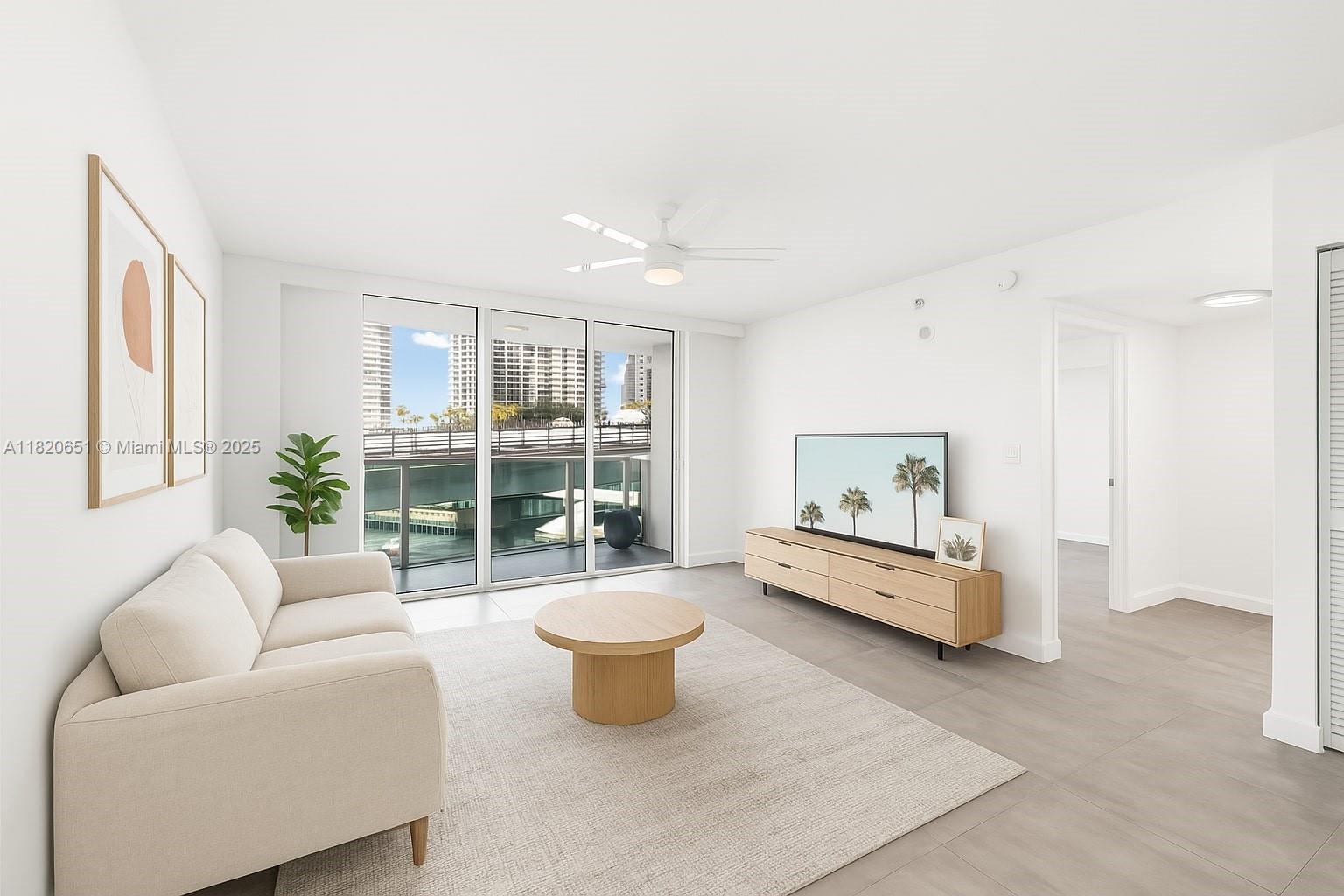 31 Se 5th St 707, Miami, Broward County, Florida - 1 Bedrooms  
1 Bathrooms - 