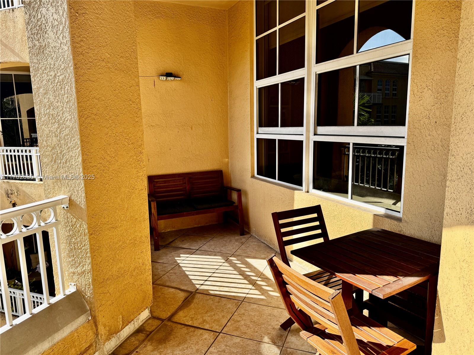 ALAQUA CONDO - Residential