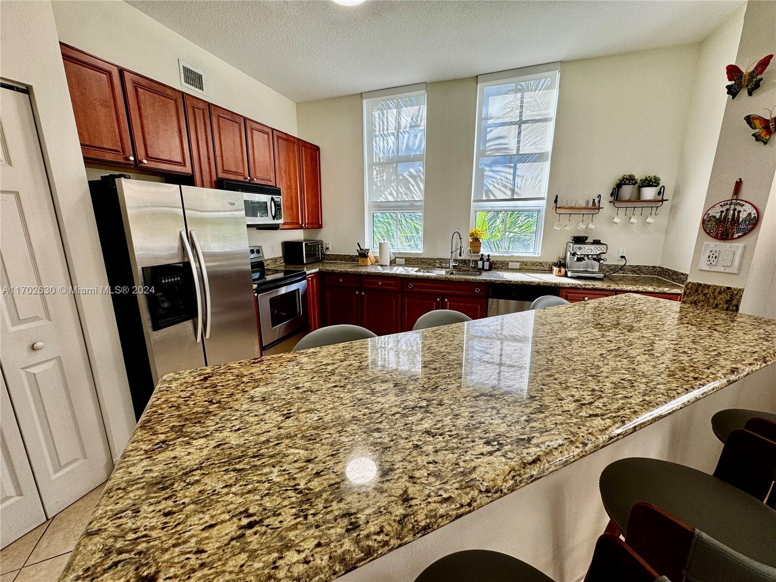 3001 Ne 185th St 514, Aventura, Miami-Dade County, Florida - 2 Bedrooms  
2 Bathrooms - 