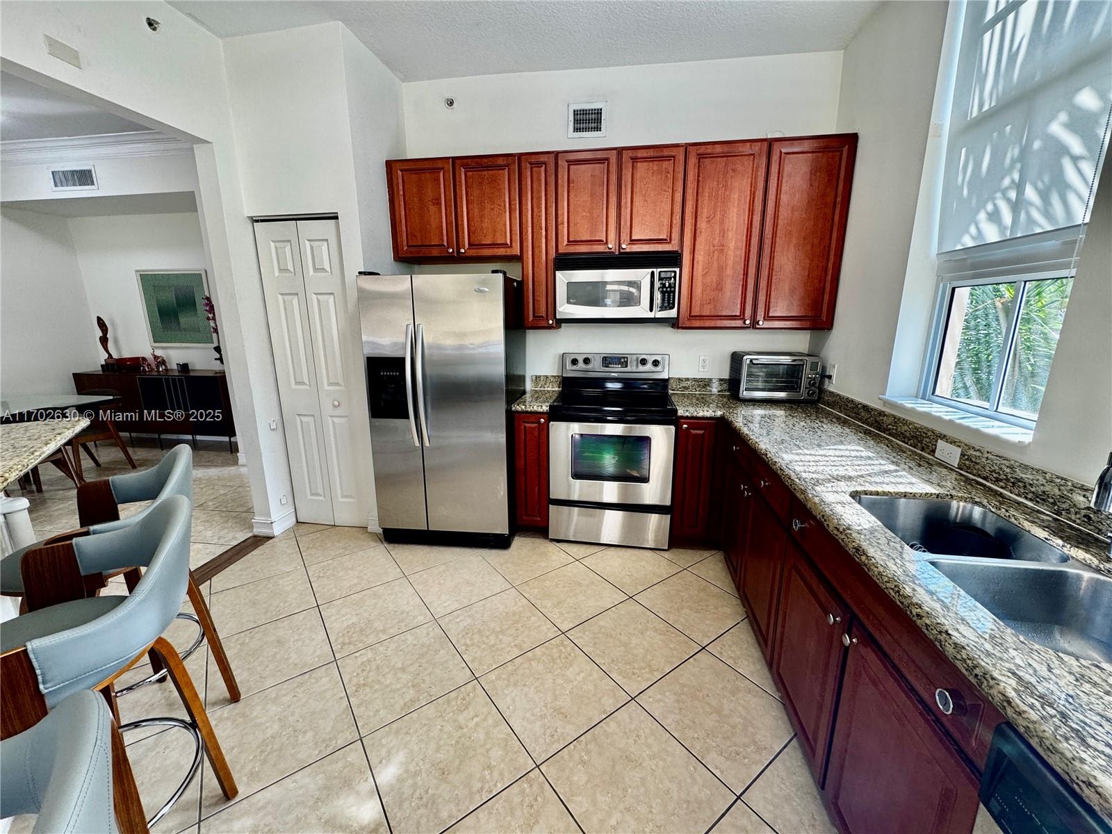 3001 NE 185th St 514