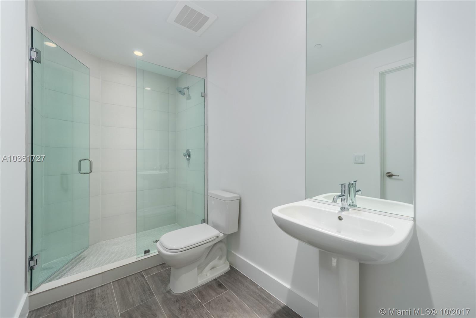 BISCAYNE BEACH CONDO - Residential Lease