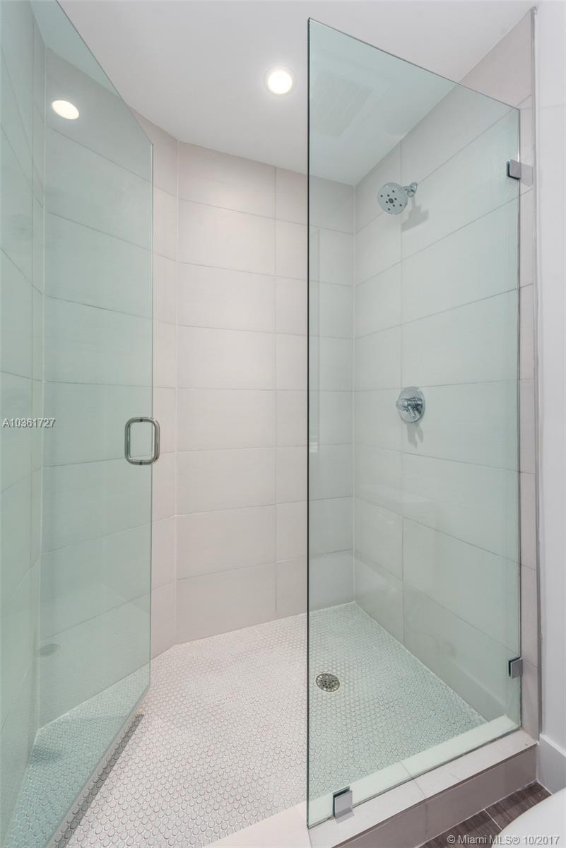 BISCAYNE BEACH CONDO - Residential Lease