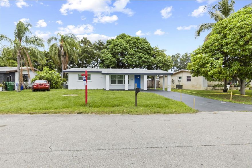 REDUCED REDUCED FOR QUICK SALE. DON’T MISS OUT. Cozy 3/2 plus 4th Bedroom may be used as Office/Den Home. New Tiles, new a/c, upgraded Kitchen and bathrooms, new baseboards, electric panel and much more!!!FIRST TIME BUYERS -Your new home features a large backyard with lots of potential in creating more living space and rental income to pay for your home expenses. Get creative and make this your home. Bring offers!!!Must see!!! Bring all offers!!!