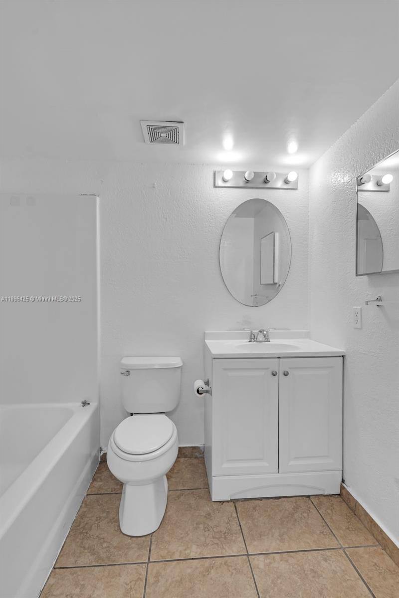 LAKEWOOD AT EMERALD HILLS - Residential Lease
