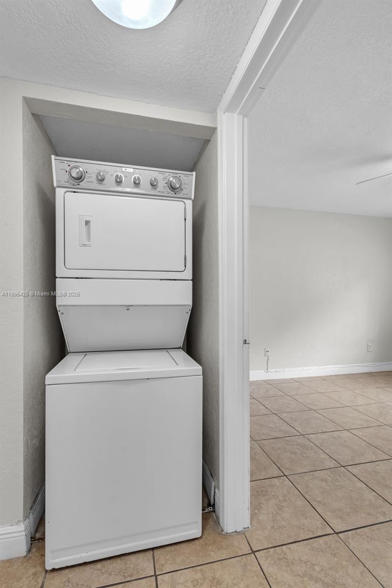 LAKEWOOD AT EMERALD HILLS - Residential Lease