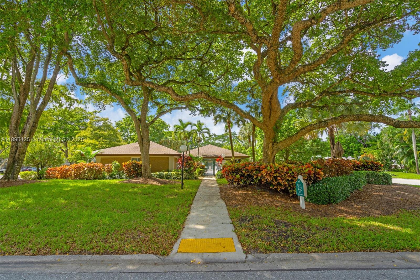 LAKEWOOD AT EMERALD HILLS - Residential Lease