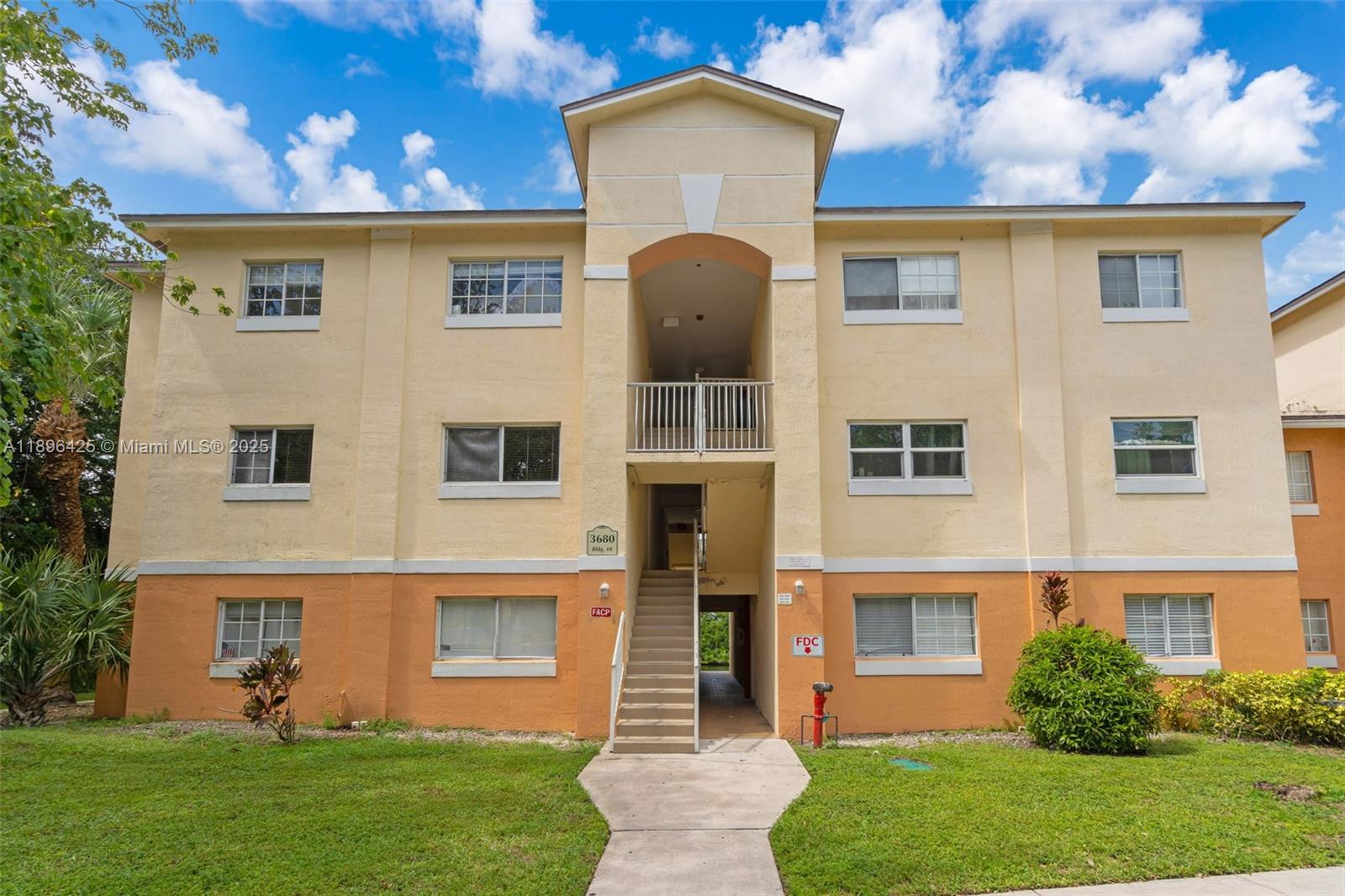 LAKEWOOD AT EMERALD HILLS - Residential Lease