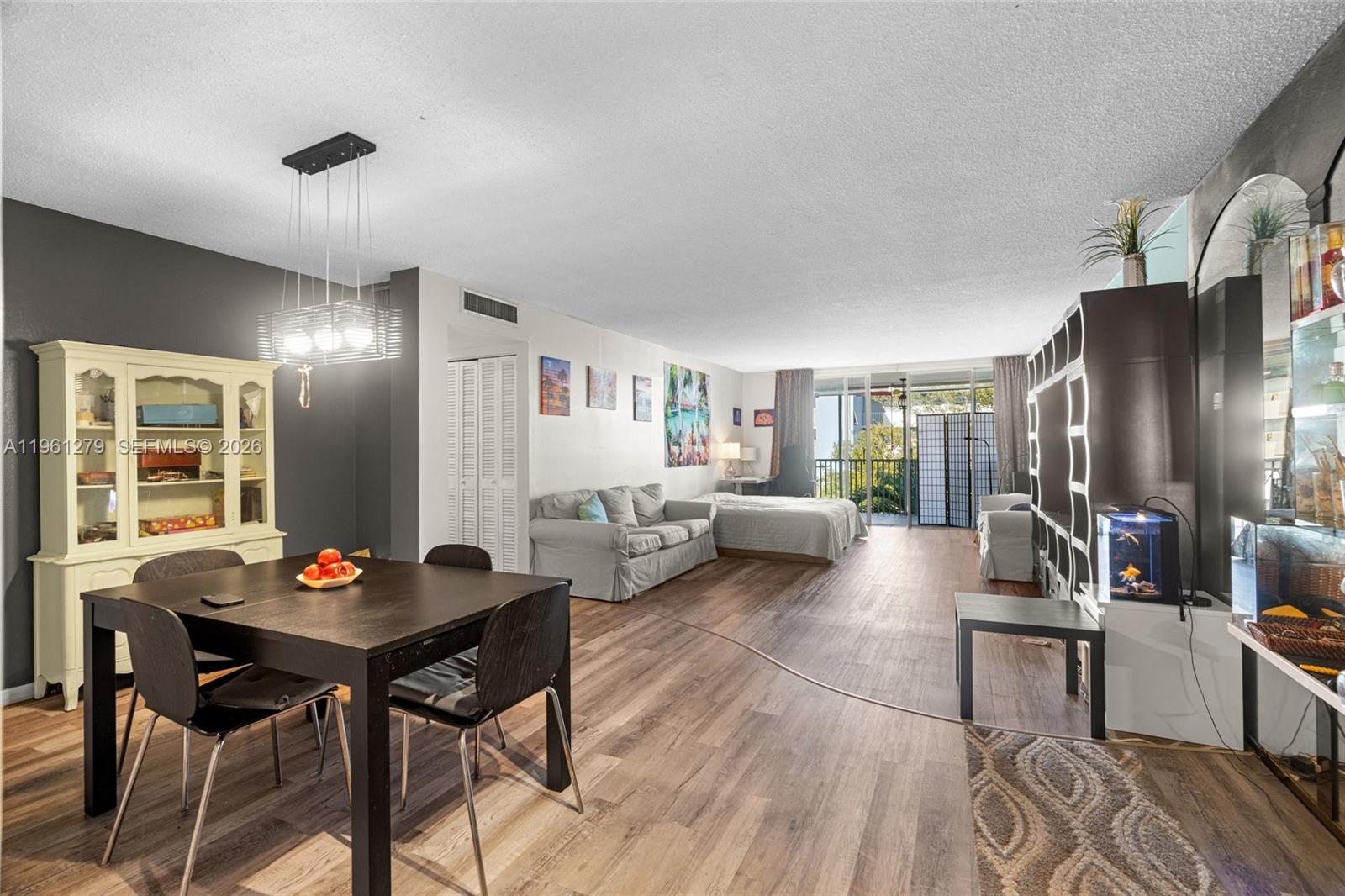 JADE WINDS GROUP BAMBOO G - Residential