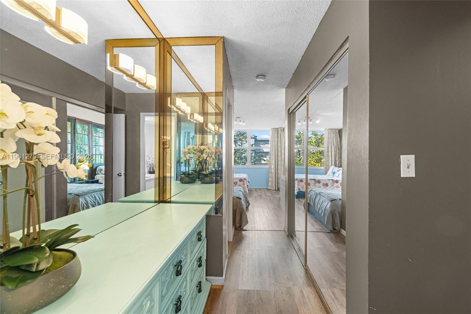 JADE WINDS GROUP BAMBOO G - Residential