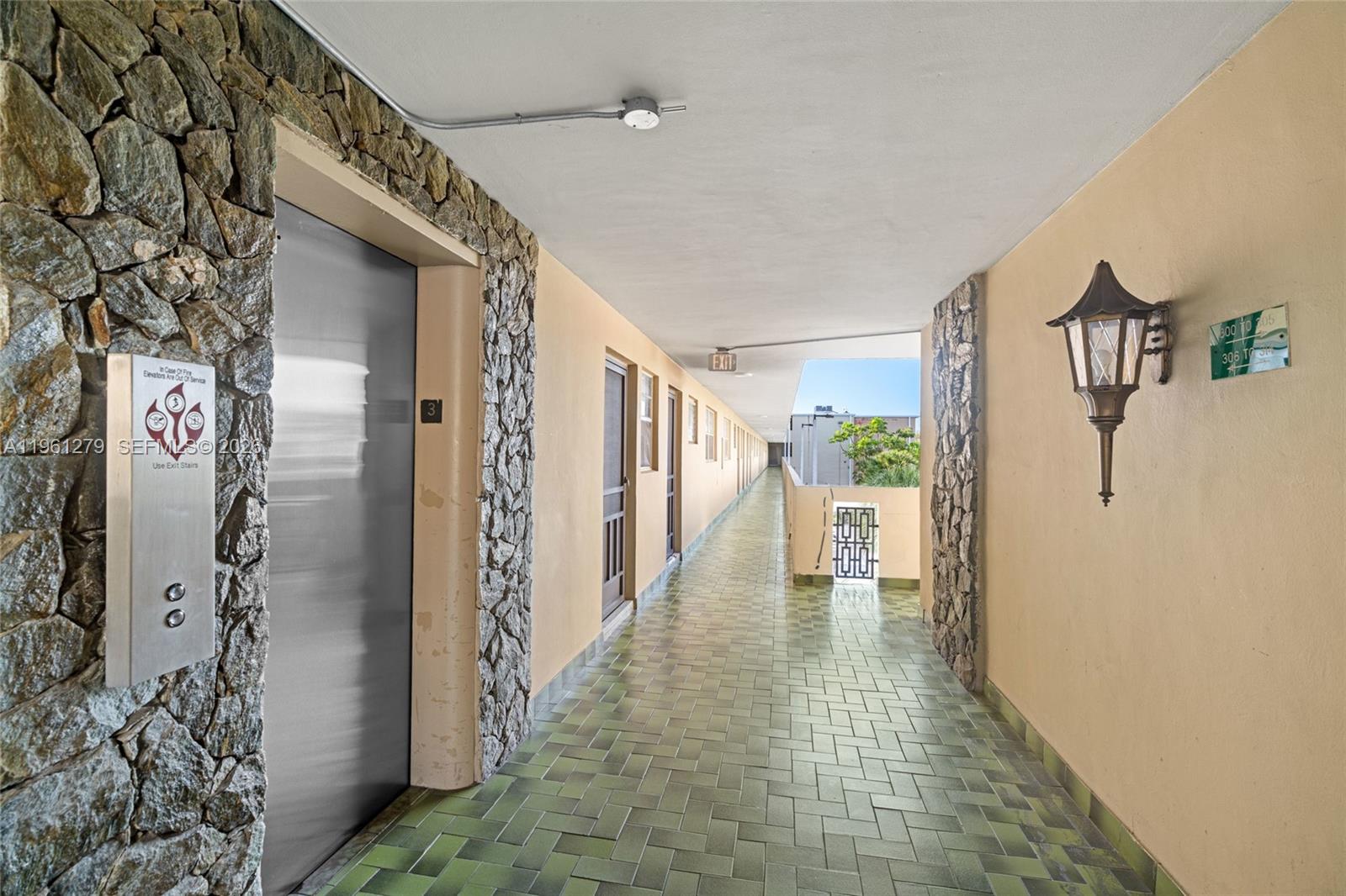 JADE WINDS GROUP BAMBOO G - Residential