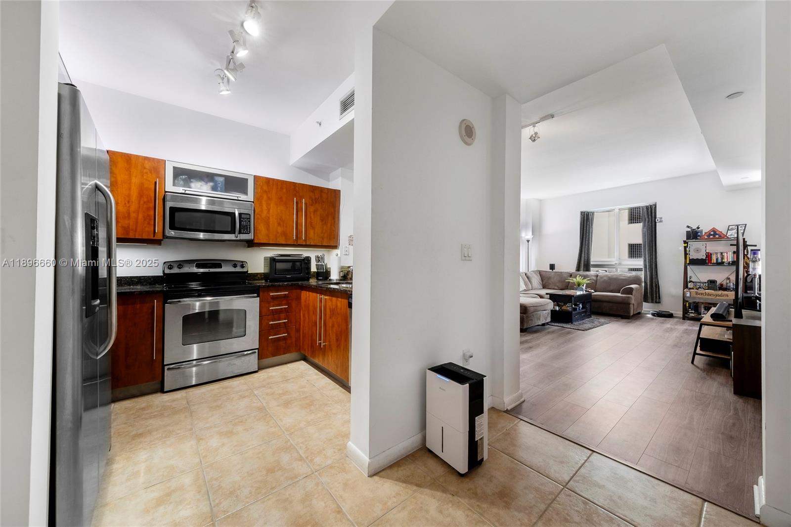 TOSCANO CONDO - Residential Lease