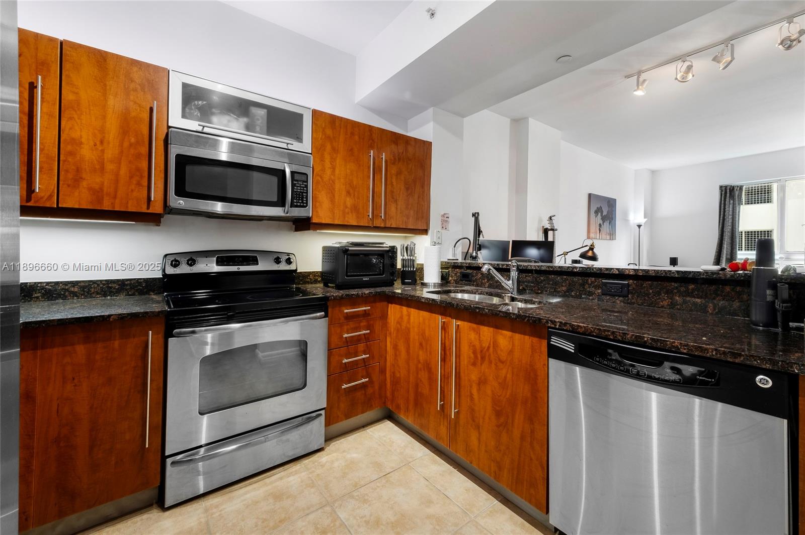 TOSCANO CONDO - Residential Lease