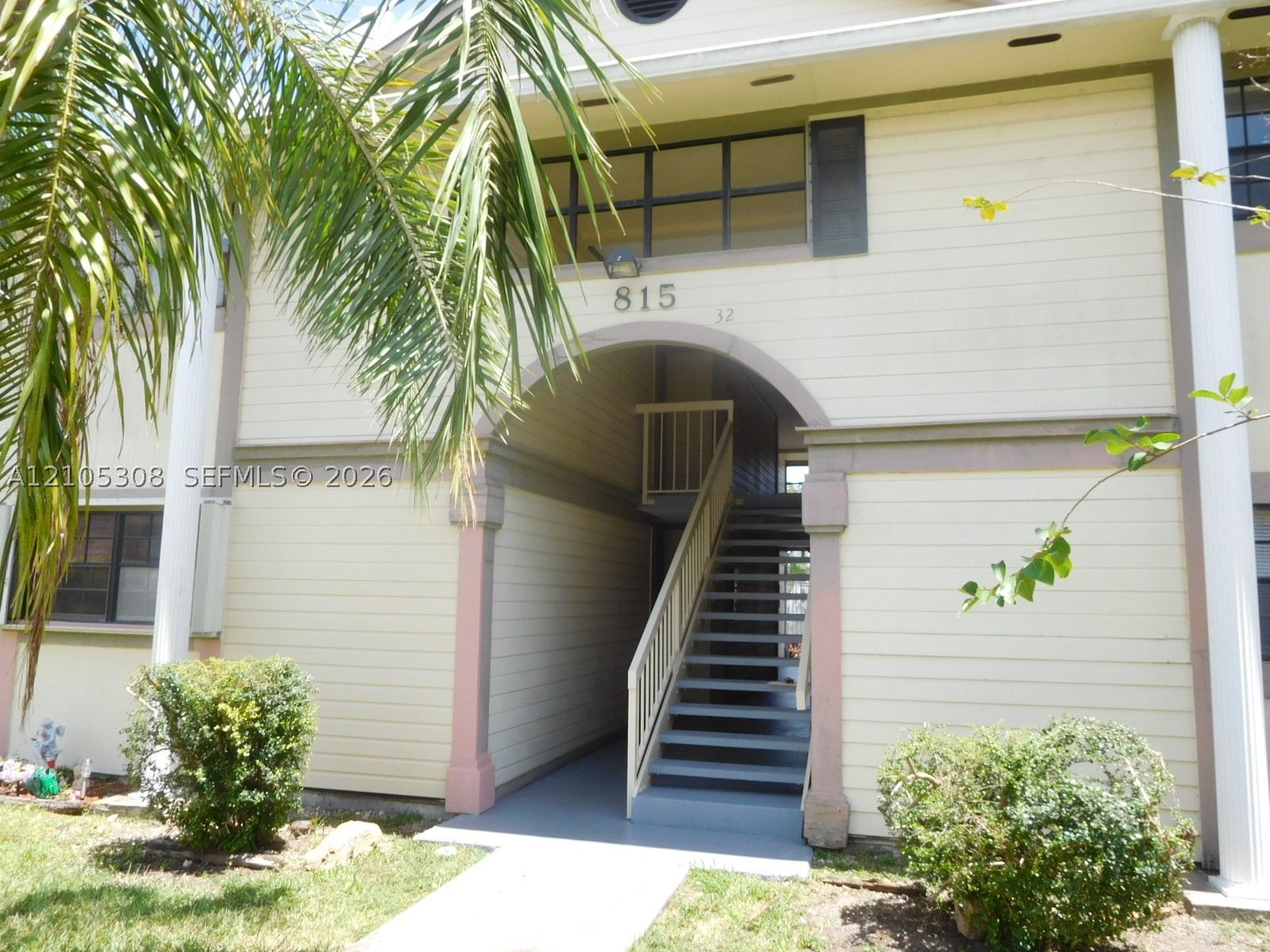 815 NE 199th St 202