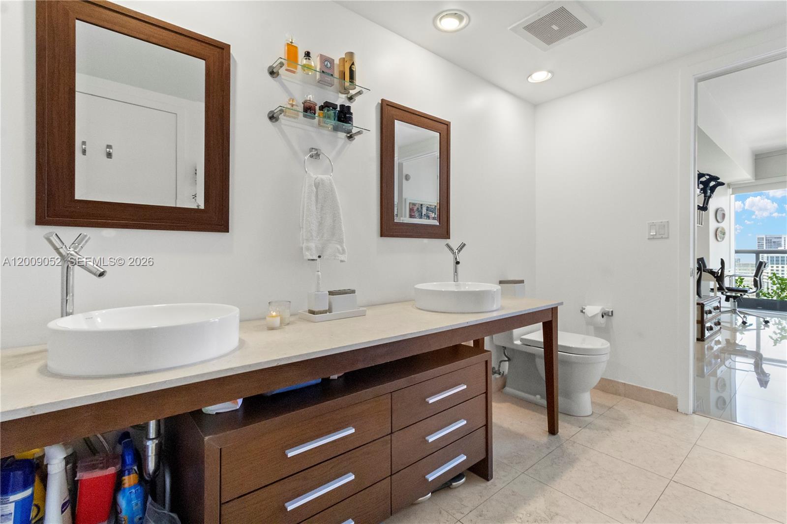 ICON BRICKELL NO TWO - Residential