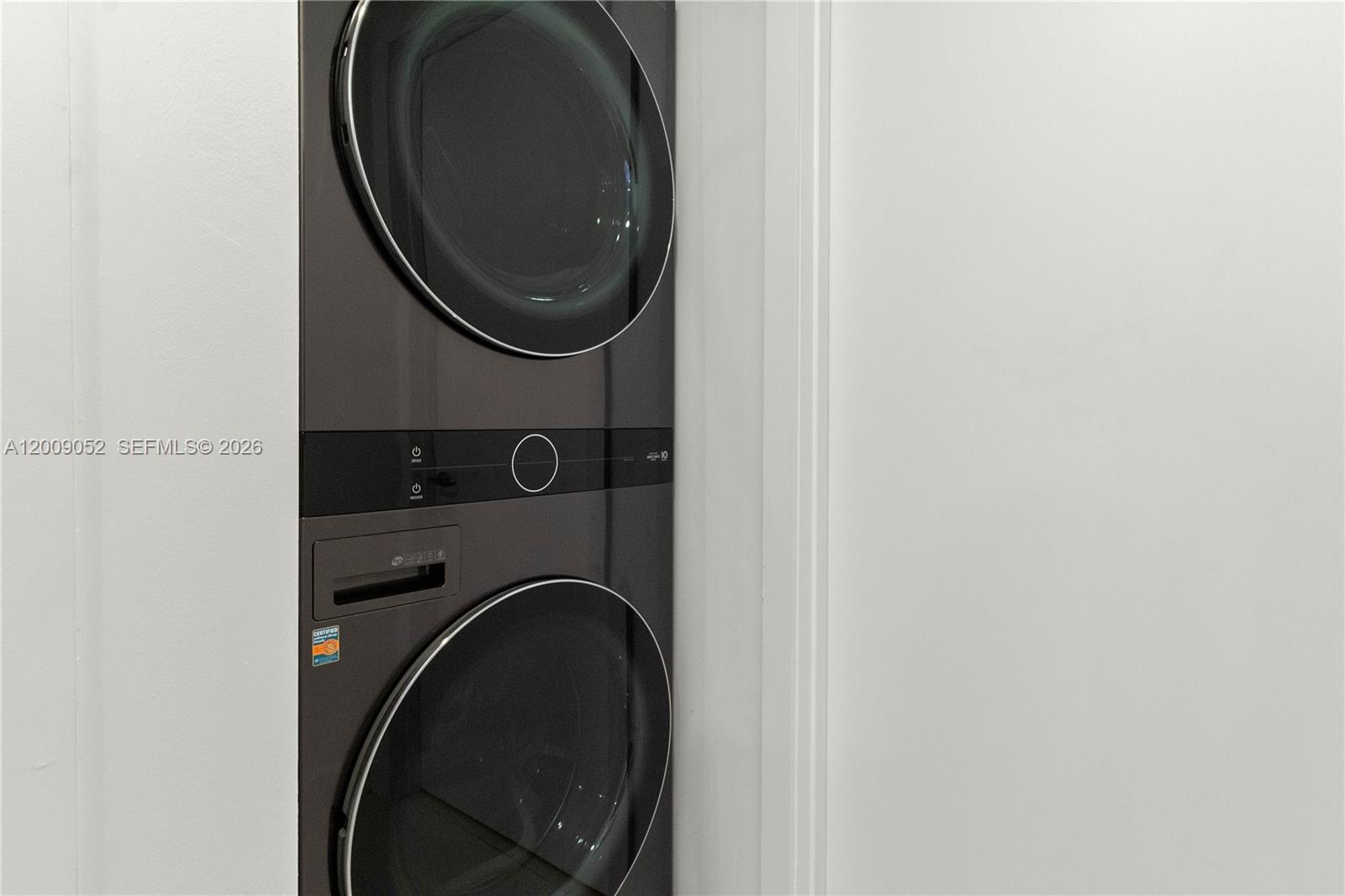 ICON BRICKELL NO TWO - Residential