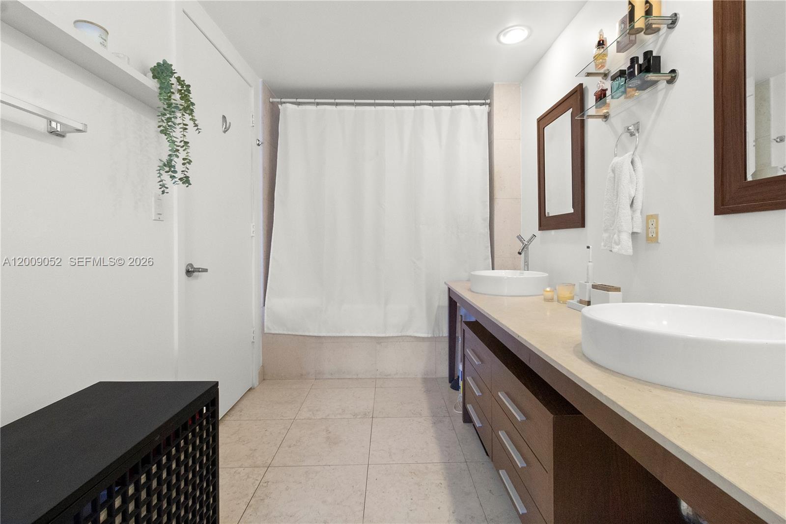 ICON BRICKELL NO TWO - Residential