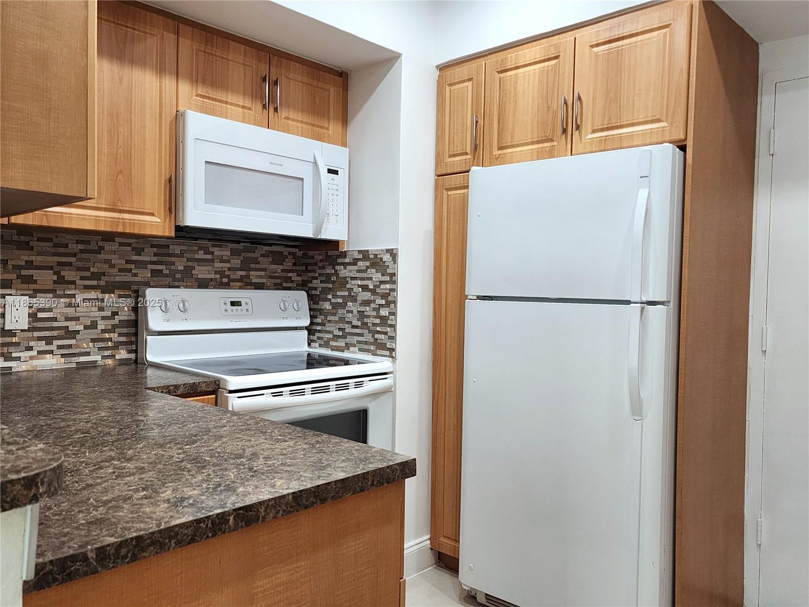 ALEXANDER TOWERS CONDO - Residential Lease