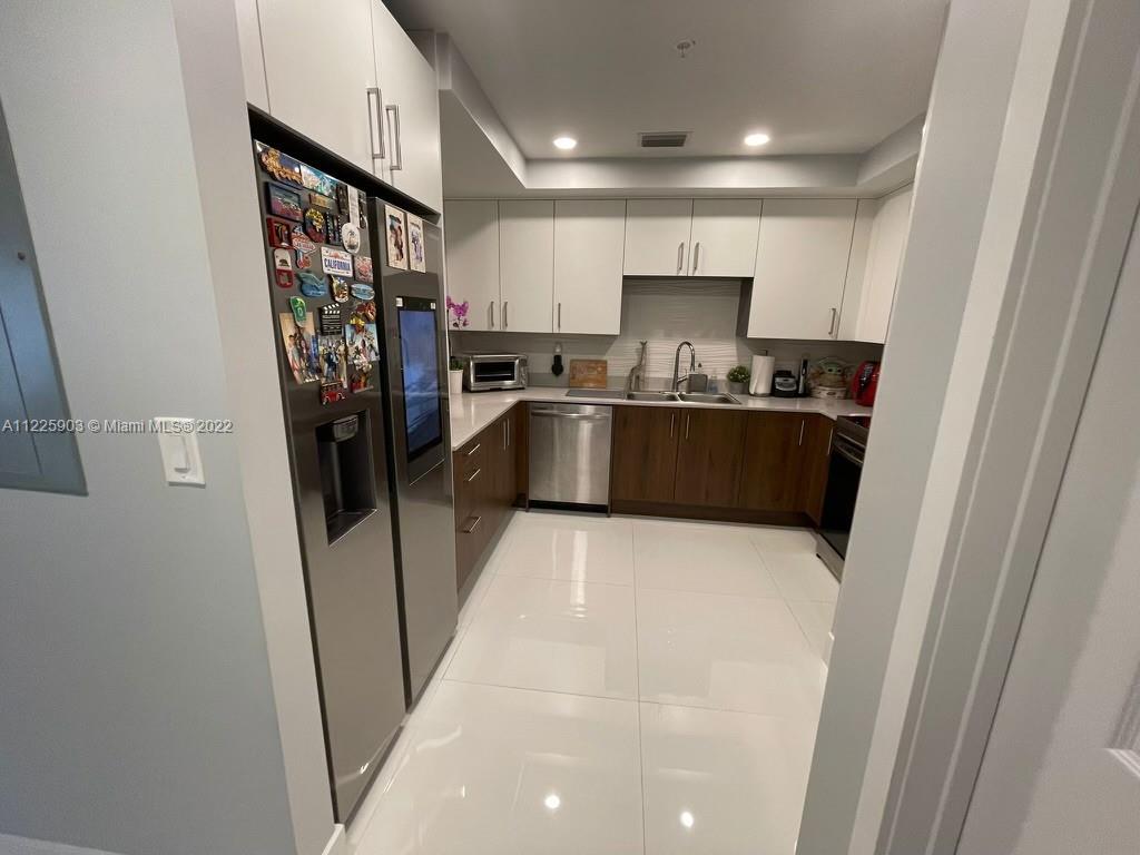 FLORIDA FRUIT LAND COMPAN - Residential Lease