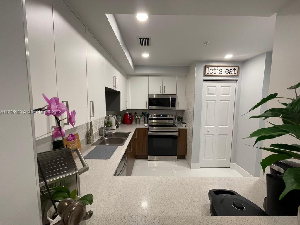 FLORIDA FRUIT LAND COMPAN - Residential Lease
