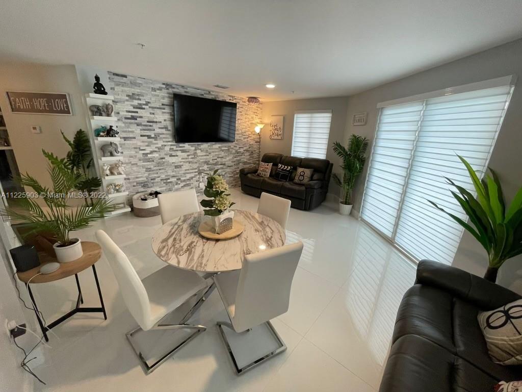 FLORIDA FRUIT LAND COMPAN - Residential Lease