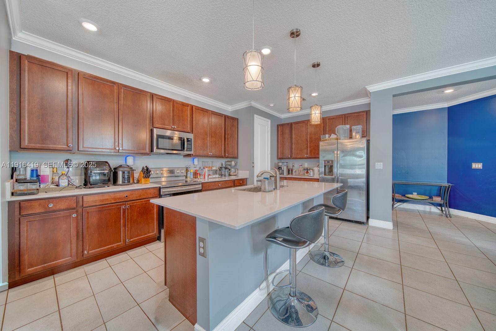 CRYSTAL LAKE 1ST SEC - Residential