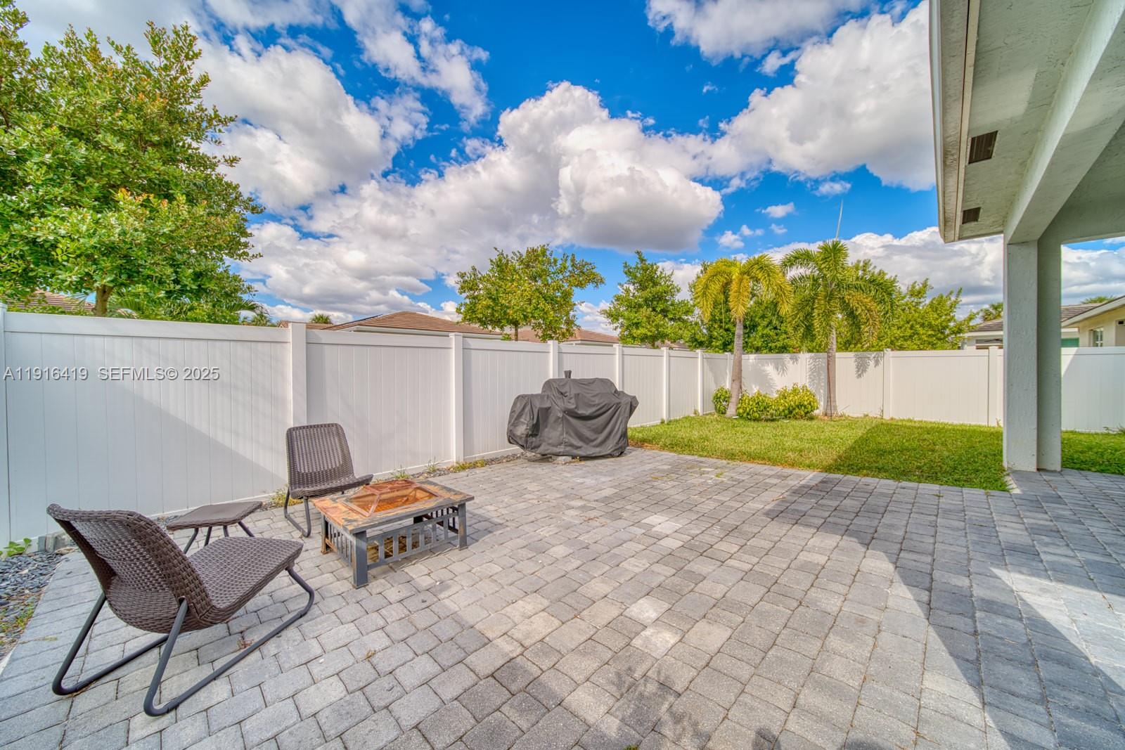 CRYSTAL LAKE 1ST SEC - Residential