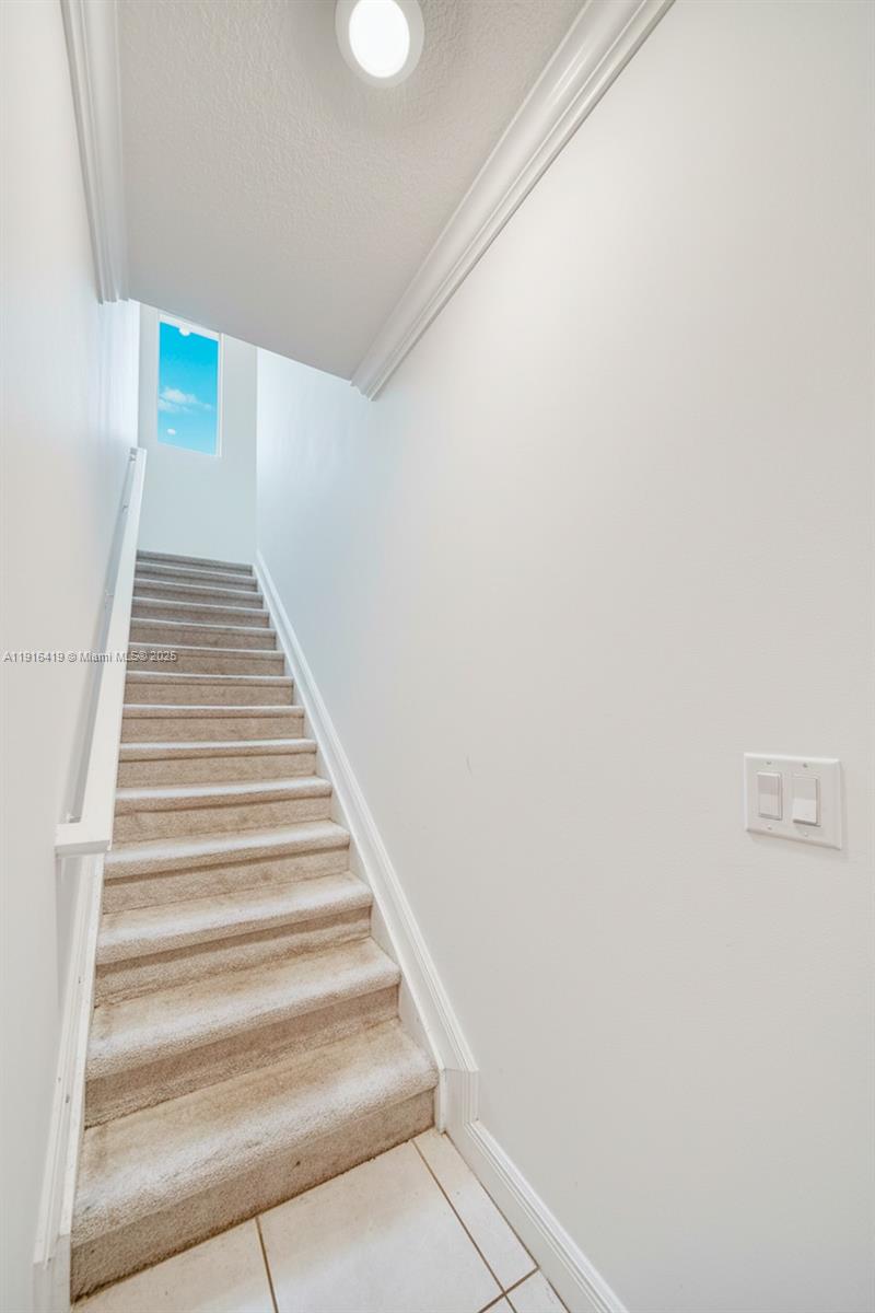 CRYSTAL LAKE 1ST SEC - Residential