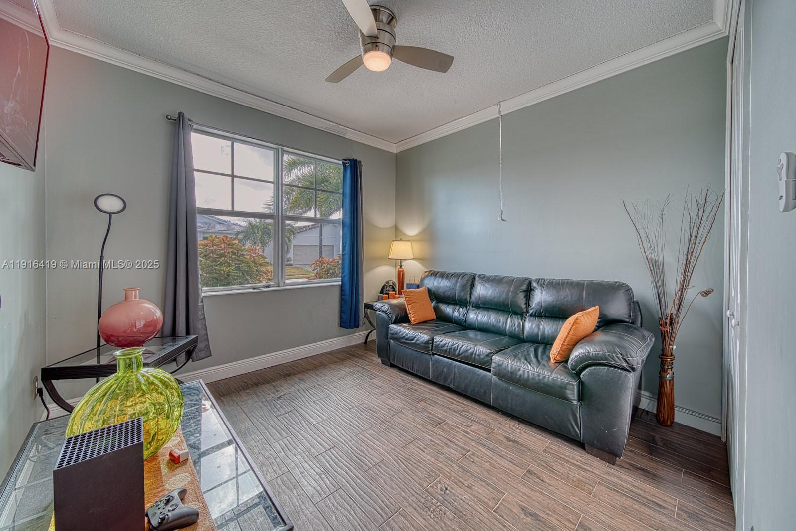 CRYSTAL LAKE 1ST SEC - Residential