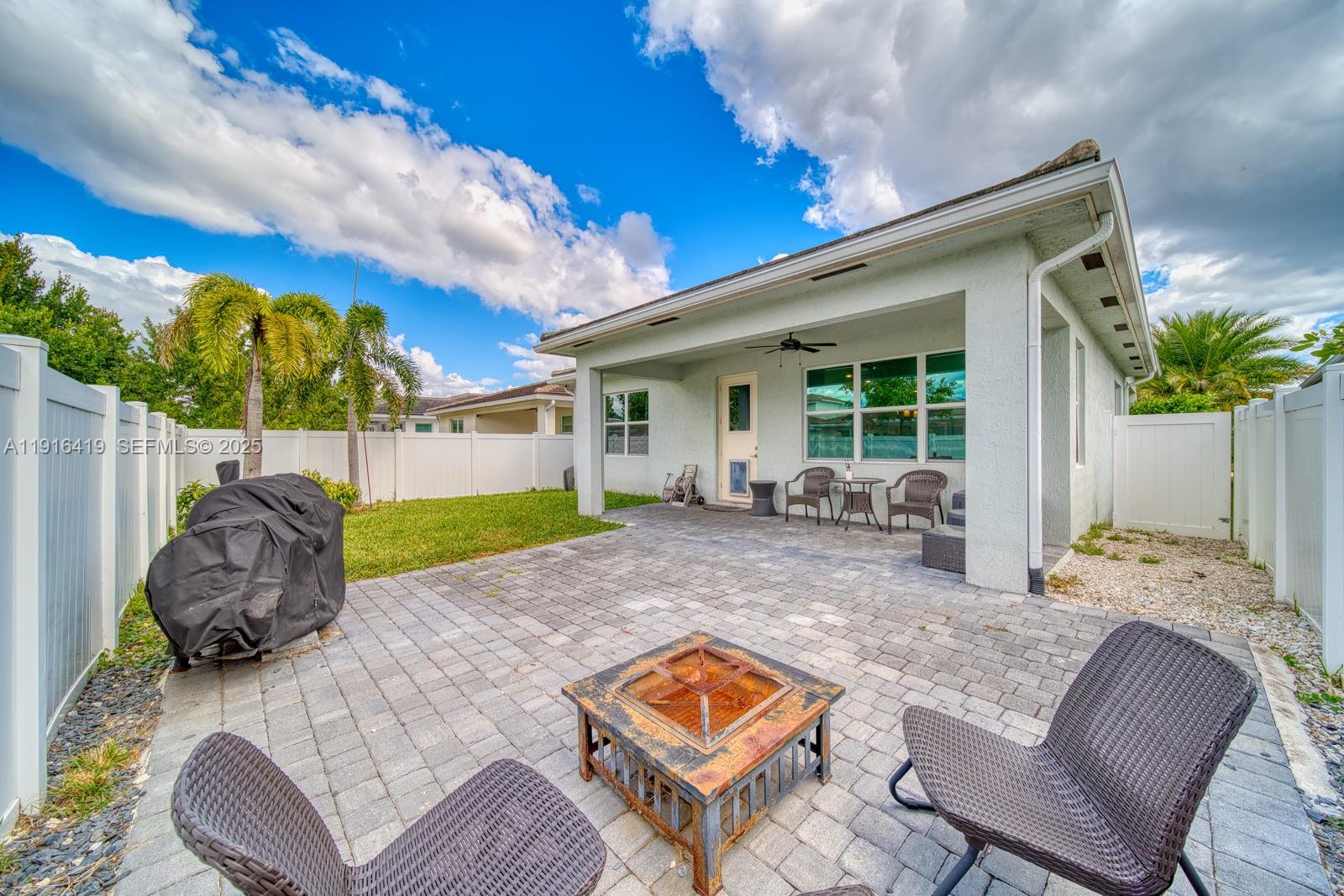 CRYSTAL LAKE 1ST SEC - Residential