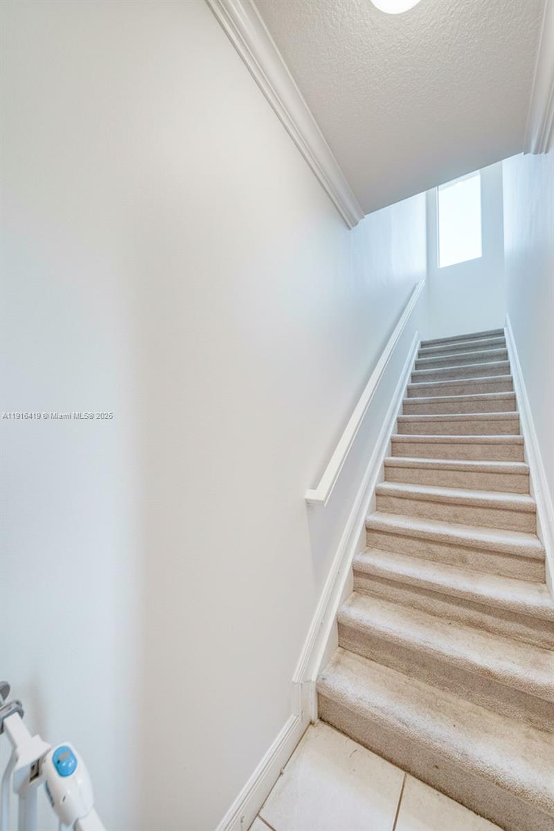 CRYSTAL LAKE 1ST SEC - Residential