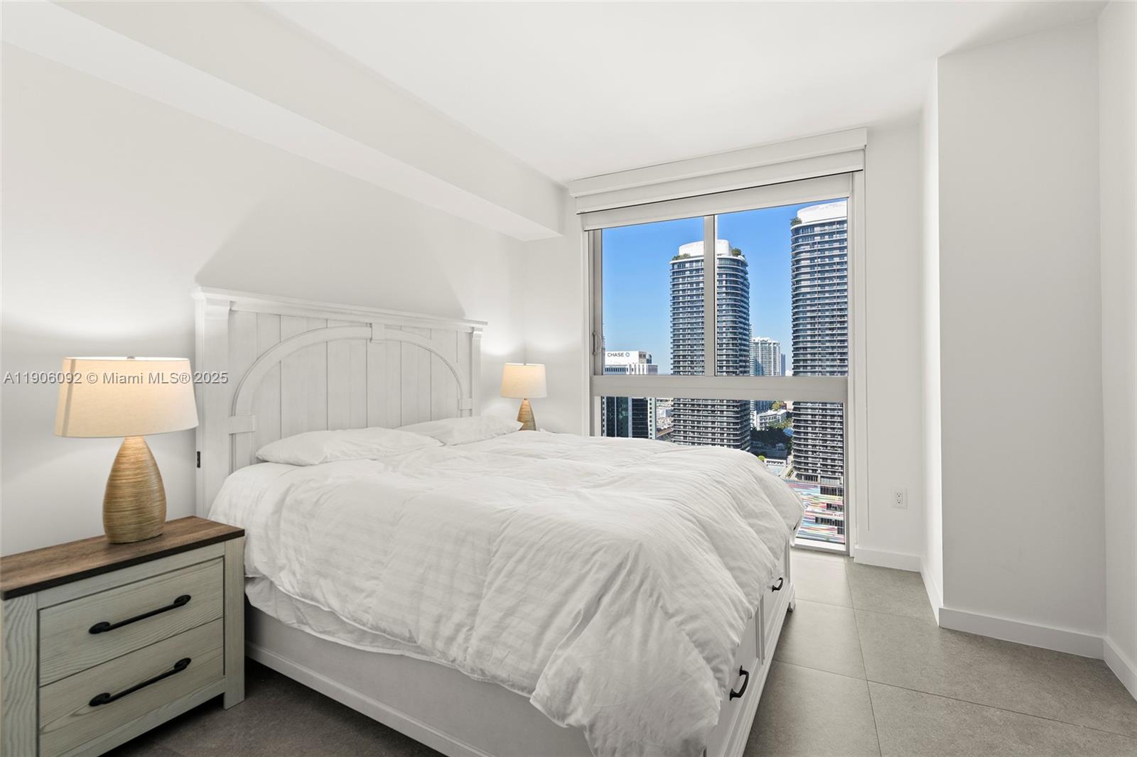 1100 MILLECENTO RESIDENCE - Residential