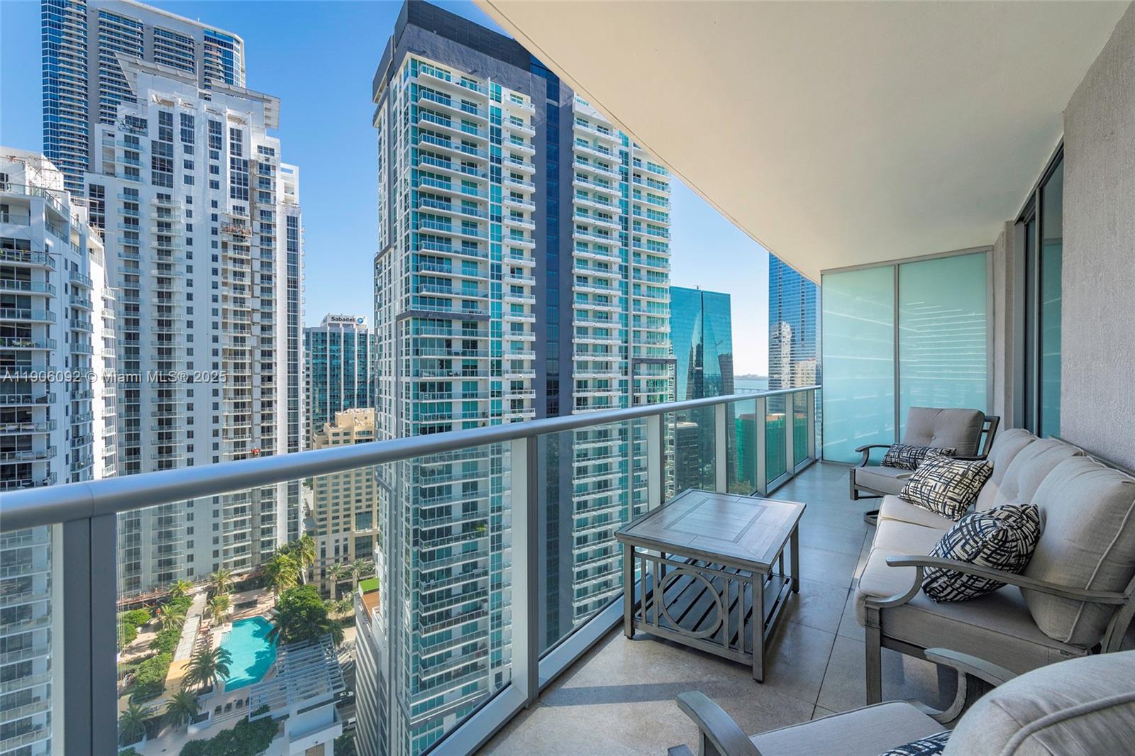 1100 MILLECENTO RESIDENCE - Residential