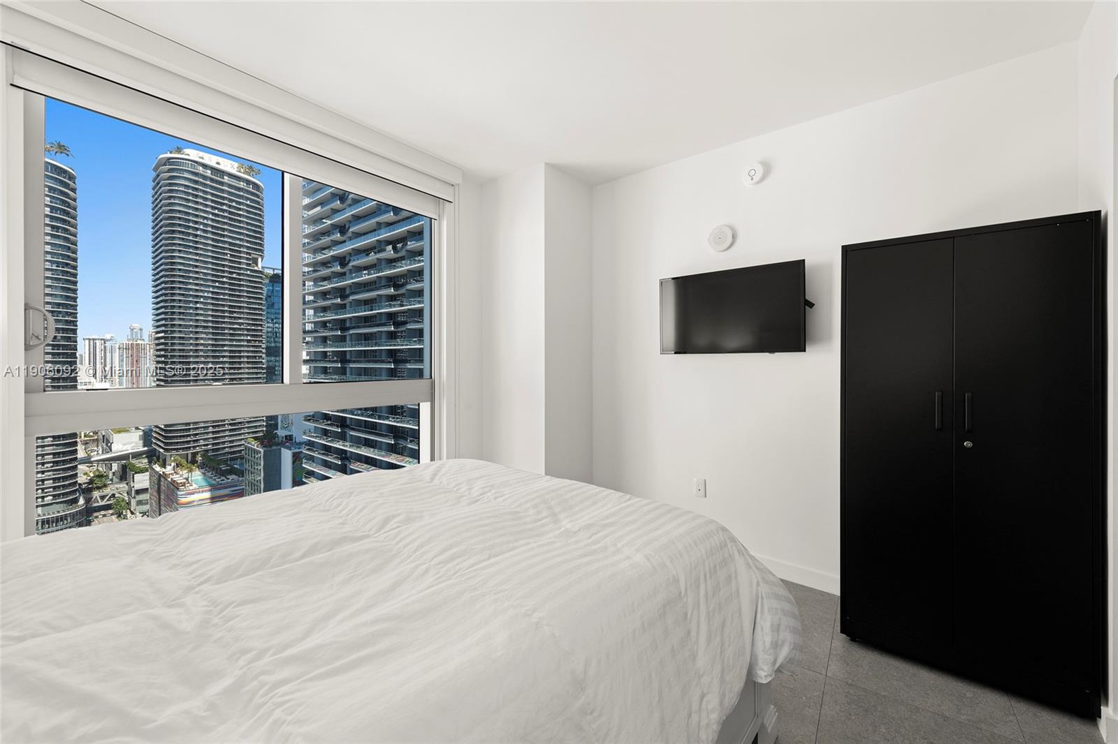 1100 MILLECENTO RESIDENCE - Residential