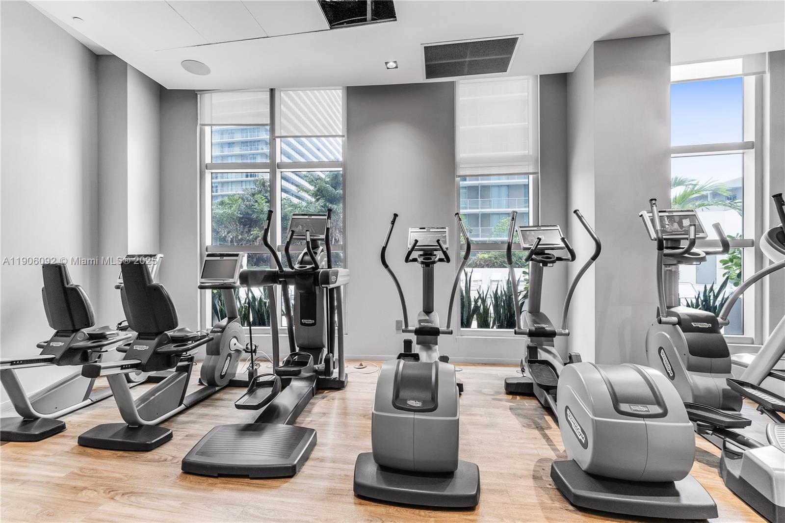 1100 MILLECENTO RESIDENCE - Residential