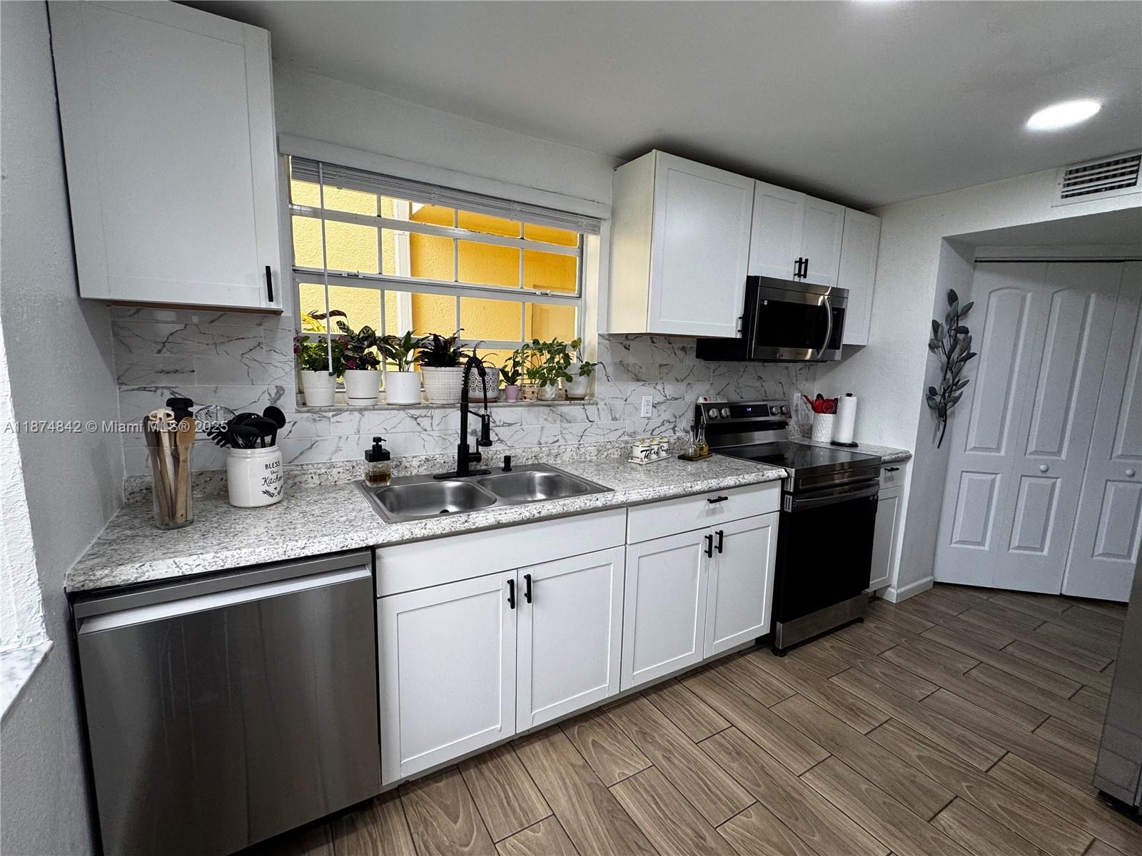 KEYS GATE CONDO NO SEVEN - Residential