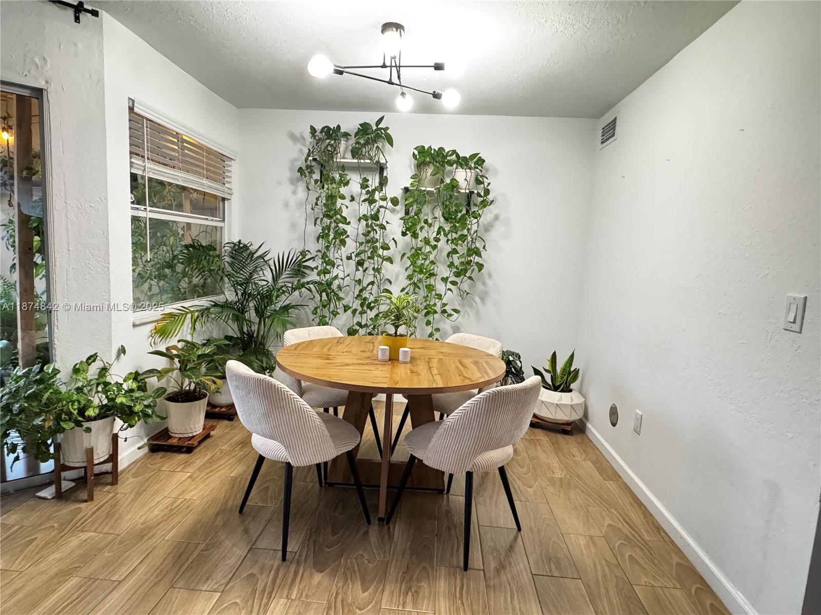 KEYS GATE CONDO NO SEVEN - Residential