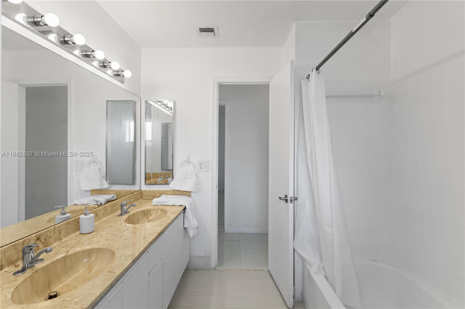 CRANBROOK LAKE ESTATES - Residential