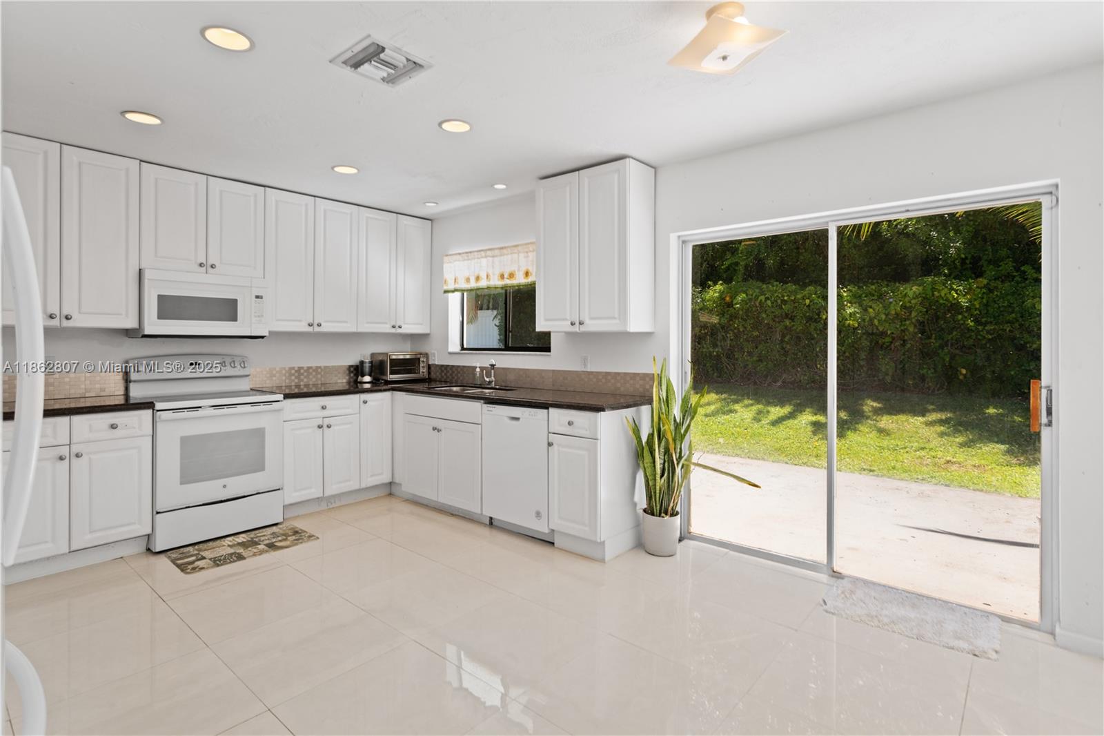 CRANBROOK LAKE ESTATES - Residential