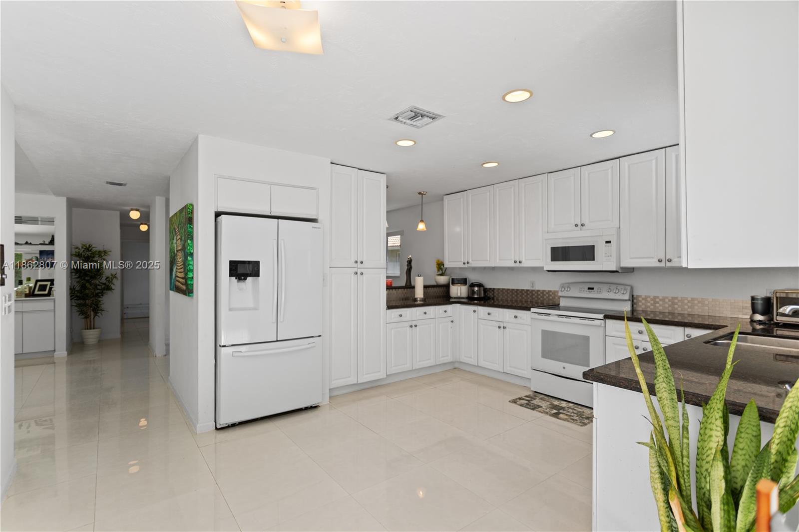 CRANBROOK LAKE ESTATES - Residential