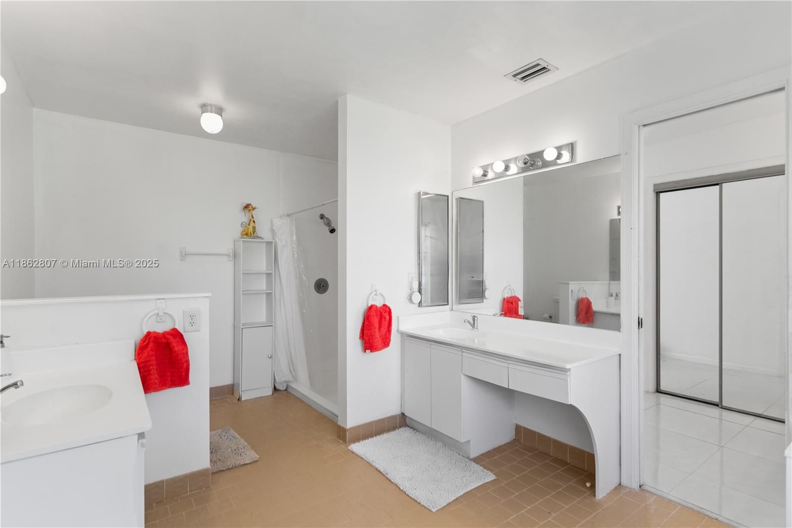 CRANBROOK LAKE ESTATES - Residential