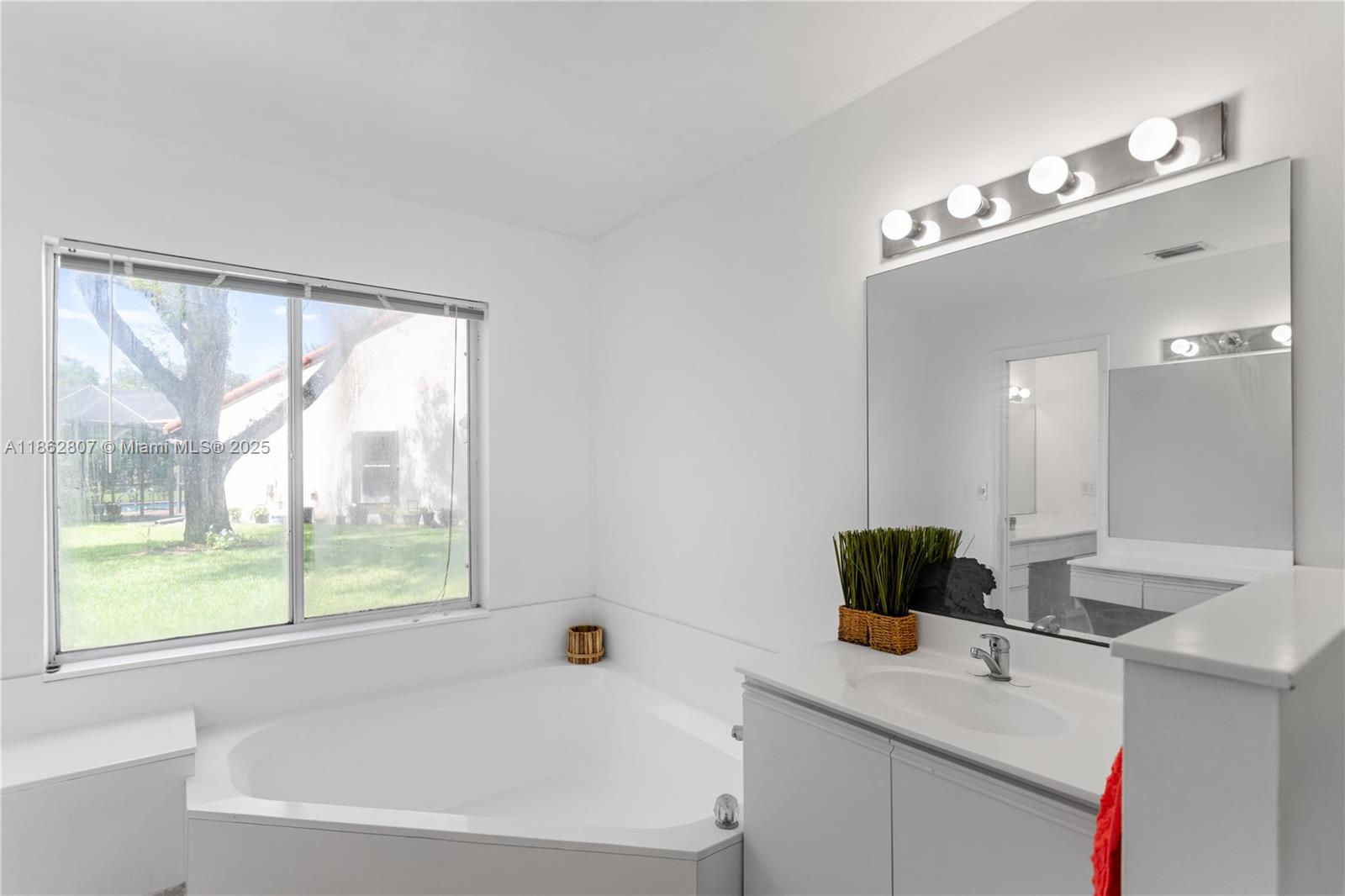 CRANBROOK LAKE ESTATES - Residential