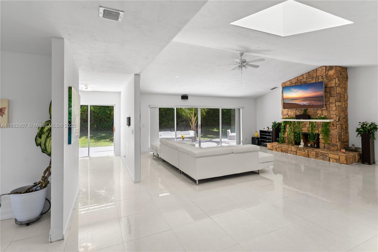 CRANBROOK LAKE ESTATES - Residential